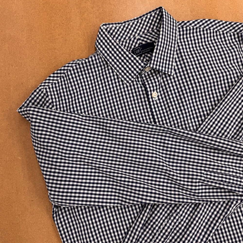 GAP Men's Navy and White Gingham Dress Shirt